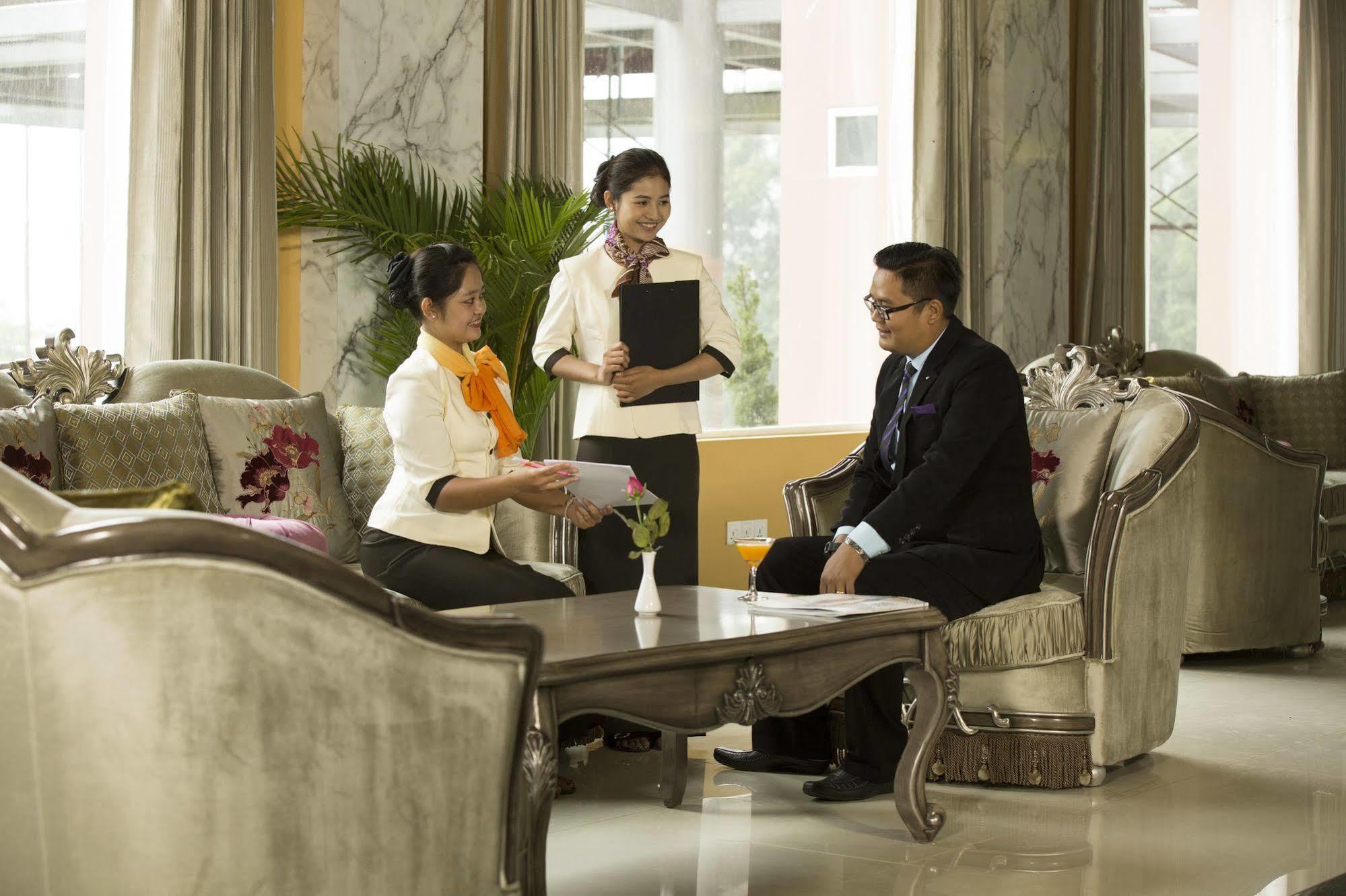 Royal Taunggyi Hotel Bagian luar foto