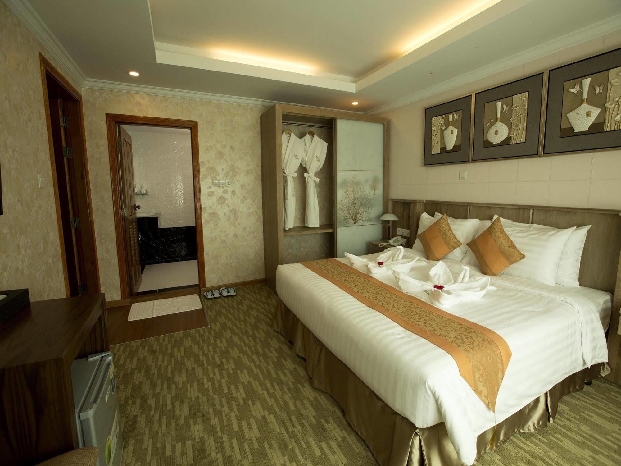 Royal Taunggyi Hotel Bagian luar foto