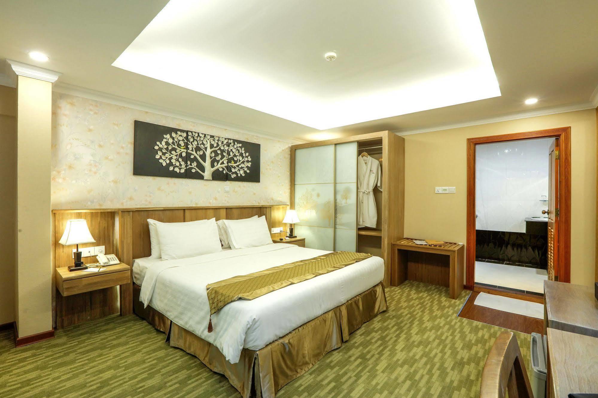 Royal Taunggyi Hotel Bagian luar foto