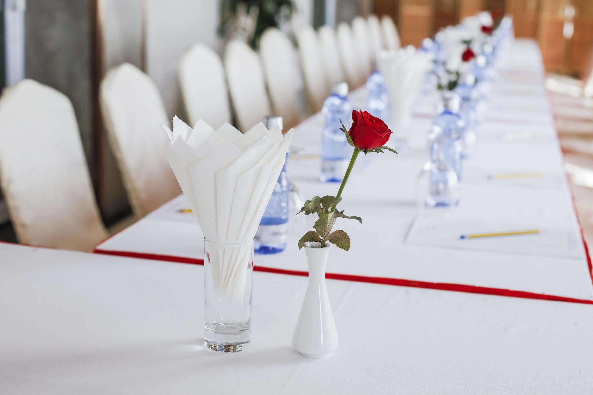 Royal Taunggyi Hotel Bagian luar foto
