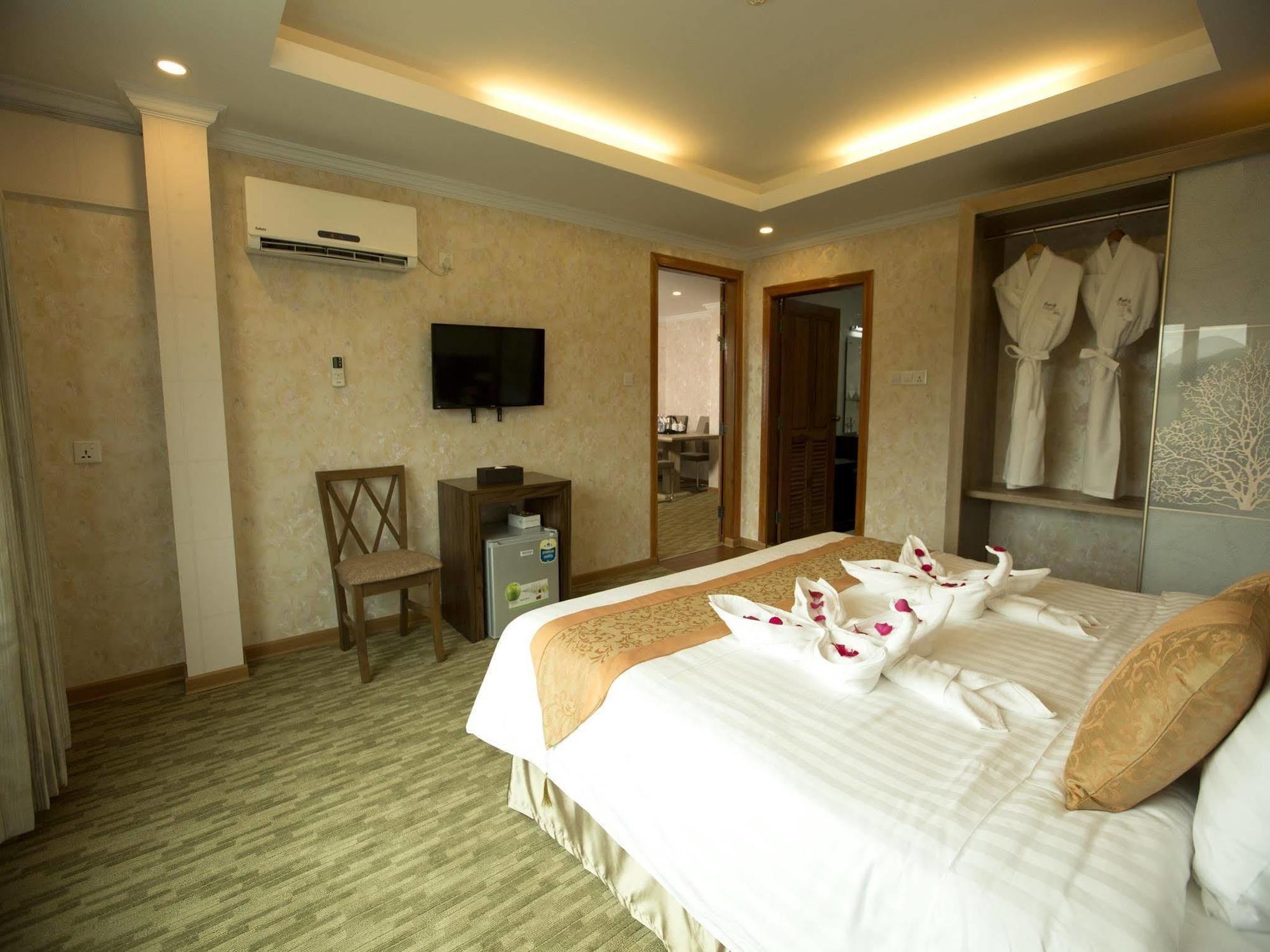 Royal Taunggyi Hotel Bagian luar foto