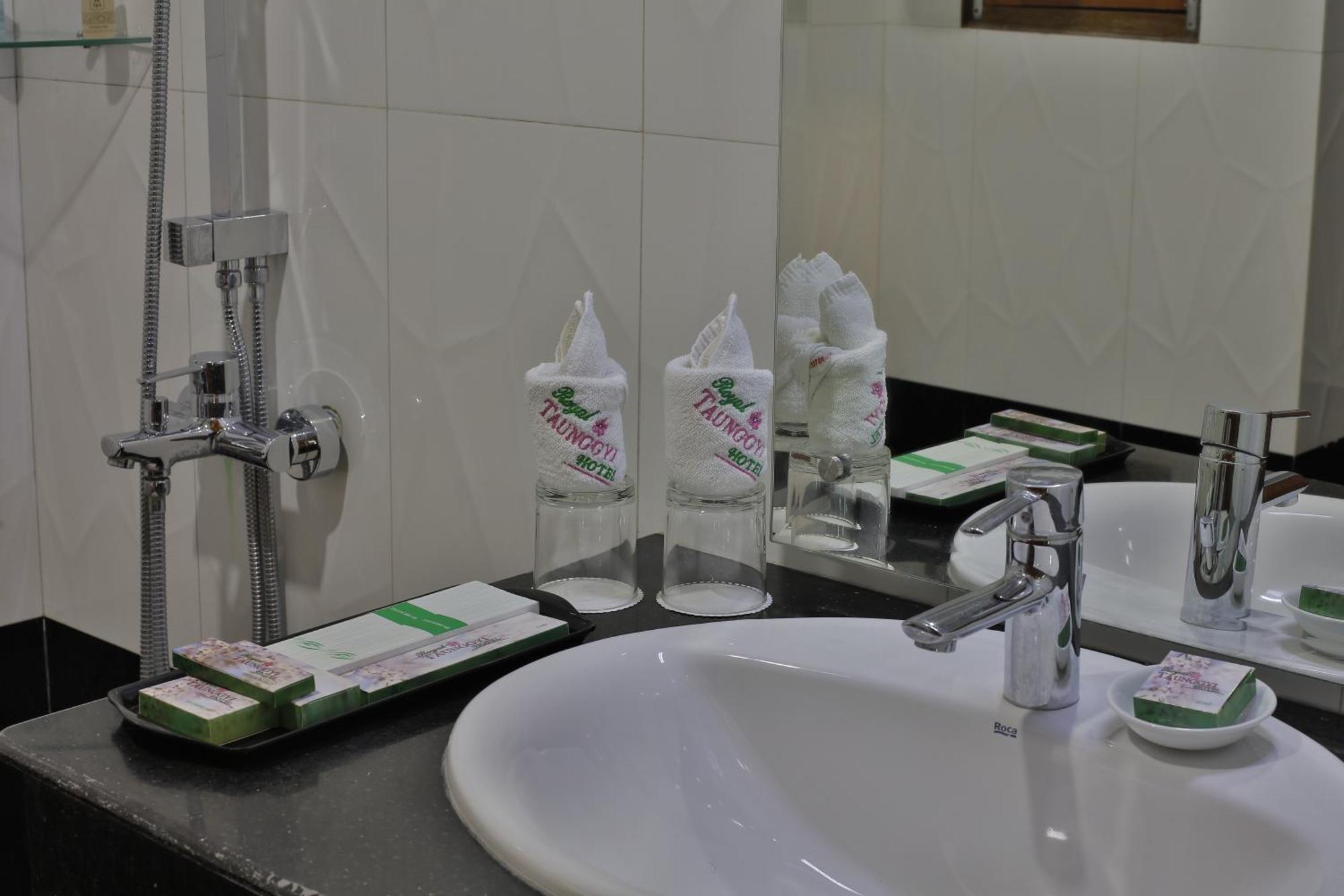 Royal Taunggyi Hotel Bagian luar foto